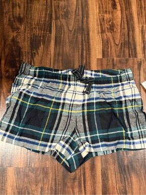 Old Navy Flannel Plaid PJ Shorts in Navy, Green & Gray - Size Large